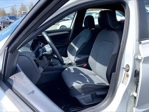 Used 2025 Volkswagen Jetta Sport image 10