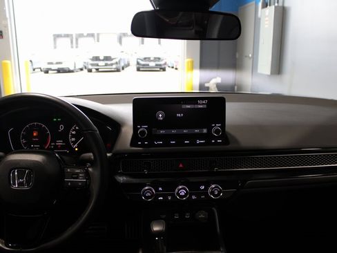 Used 2025 Honda Civic Sport image 24