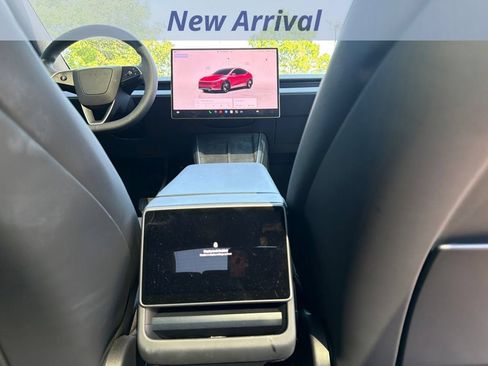 Used 2026 Tesla Model Y Long Range AWD/4WD image 8