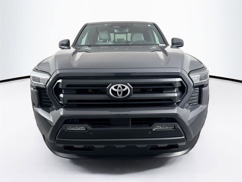 Certified 2025 Toyota Tacoma SR5 image 9