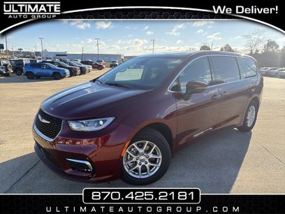 Used 2023 Chrysler Pacifica Touring-L