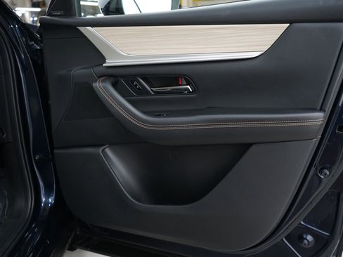 Certified 2025 MAZDA CX-90 Plug-In Hybrid w/Premium Sport image 10