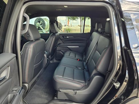 Certified 2026 Chevrolet Traverse LT FWD image 21