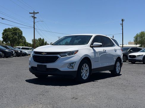 Used 2018 Chevrolet Equinox LT FWD image 1