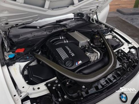 Used 2017 BMW M4 Convertible image 46