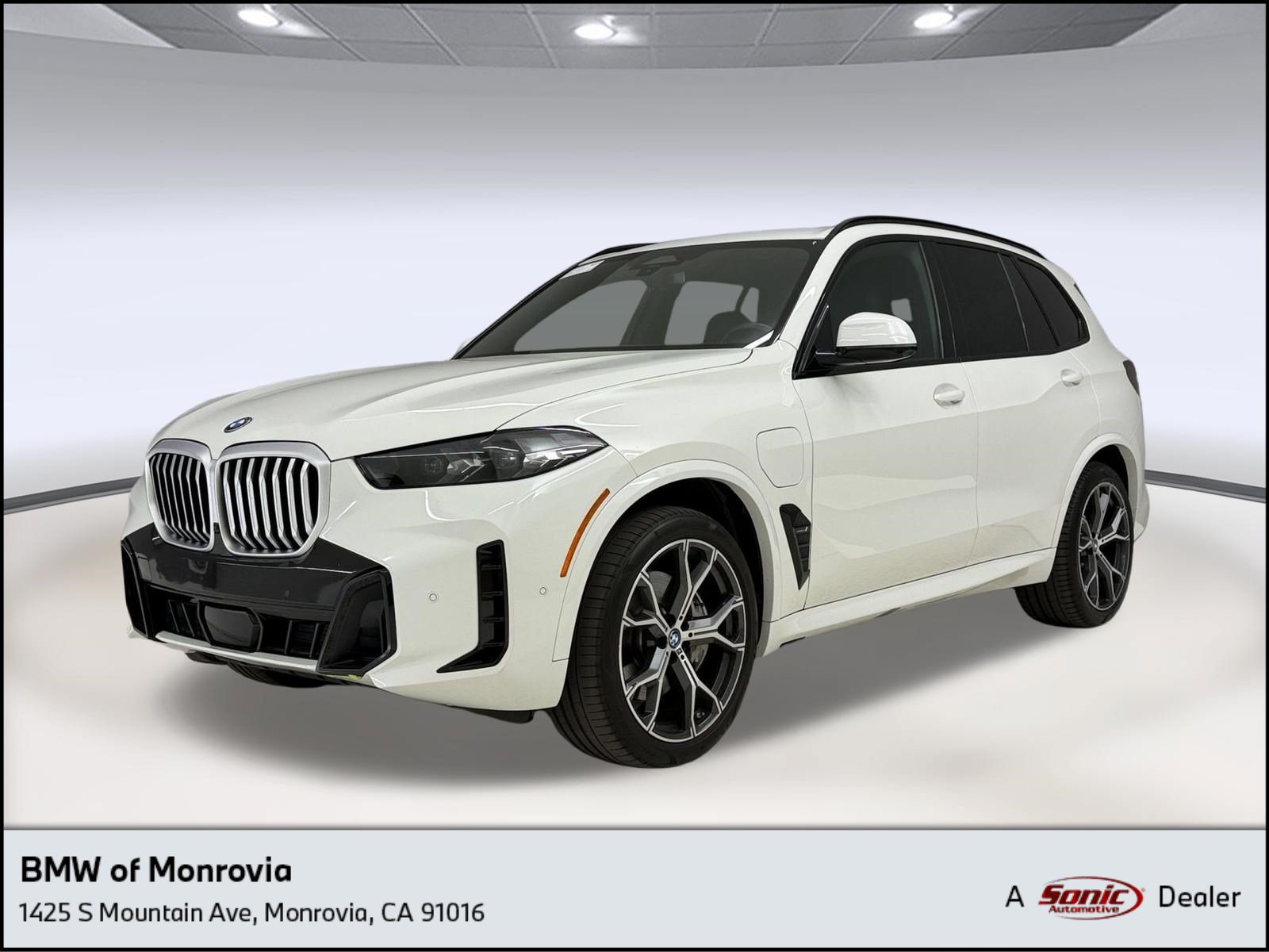 Used 2024 BMW X5 xDrive50e w/ M Sport Package AWD/4WD image 1