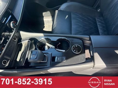Used 2021 Nissan Rogue Platinum AWD/4WD image 12