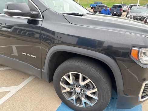 Used 2023 GMC Acadia SLT FWD image 5