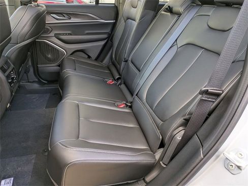 New 2025 Jeep Grand Cherokee Limited w/ Black Appearance Package image 26