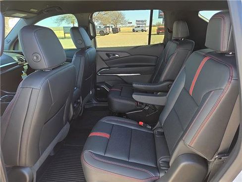 New 2026 Chevrolet Traverse RS image 10