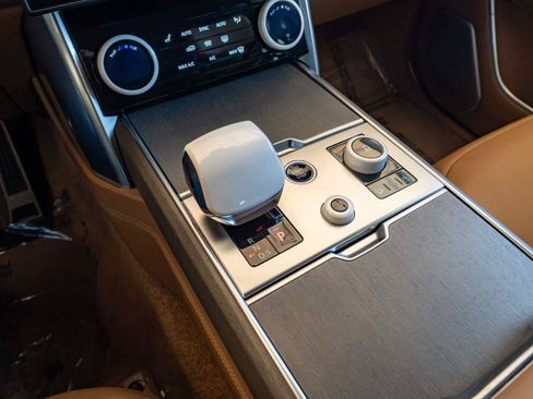 Used 2022 Land Rover Range Rover SV AWD/4WD image 15