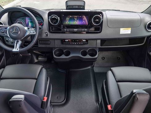 New 2025 Mercedes-Benz Sprinter 2500 image 11