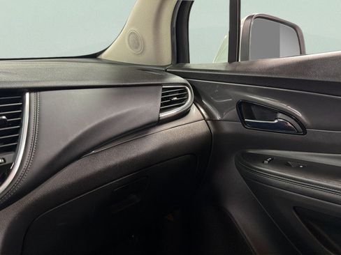 Used 2020 Buick Encore Preferred FWD image 30