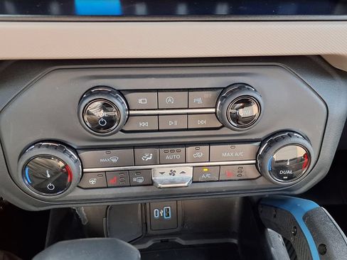 Used 2022 Ford Bronco Wildtrak AWD/4WD image 14