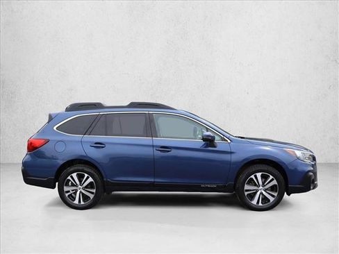 Used 2019 Subaru Outback 2.5i Limited AWD/4WD image 4