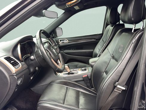 Used 2017 Jeep Grand Cherokee Overland w/ Jeep Active Safety Group AWD/4WD image 10