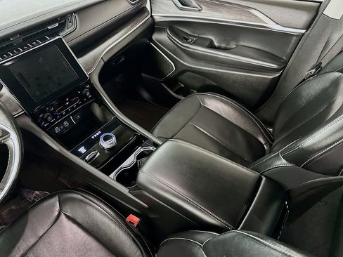 Certified 2021 Jeep Grand Cherokee L Limited image 33