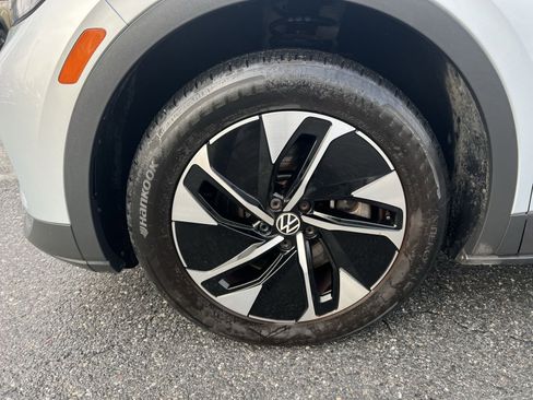 Used 2021 Volkswagen ID.4 Pro image 12