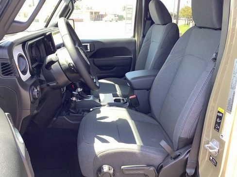 New 2025 Jeep Gladiator Sport image 8