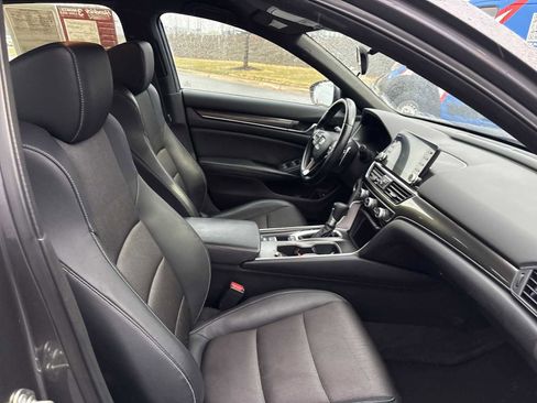 Used 2018 Honda Accord Sport image 24