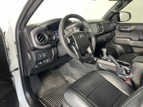 Used 2023 Toyota Tacoma TRD Off-Road w/ TRD Premium Off Road Package AWD/4WD image 3
