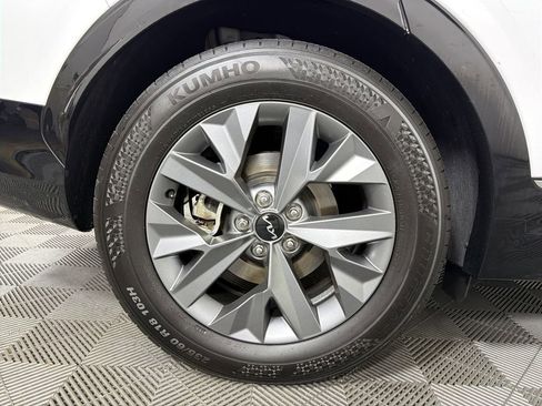 Used 2025 Kia Sportage SX image 15