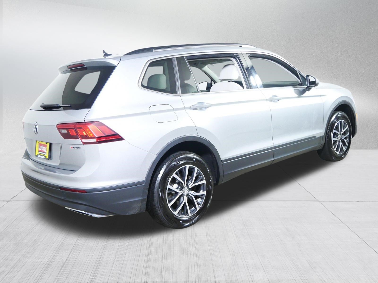 Used 2019 Volkswagen Tiguan SE AWD/4WD image 7