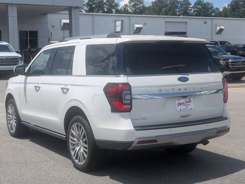 Used 2024 Ford Expedition Limited AWD/4WD image 7