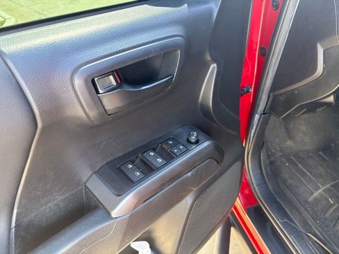 Used 2023 Toyota Tacoma TRD Off-Road w/ Advanced Technology Package AWD/4WD image 9