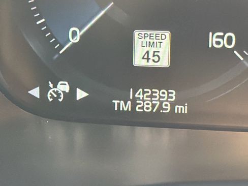 Used 2018 Volvo XC90 T8 Inscription w/ Luxury Package image 36