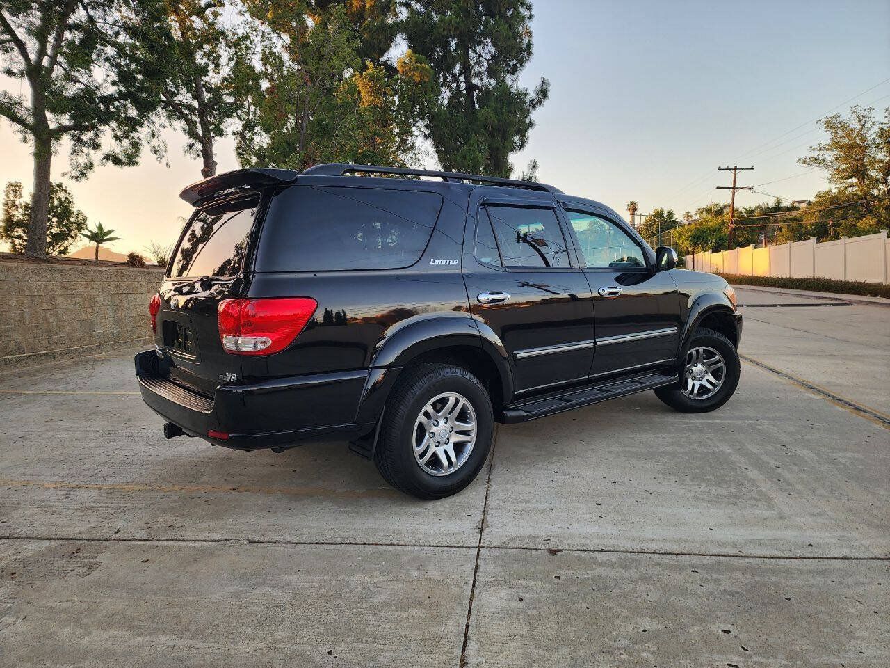 Used 2007 Toyota Sequoia Limited RWD image 8