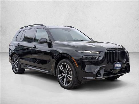Used 2023 BMW X7 xDrive40i w/ Executive Package AWD/4WD image 3