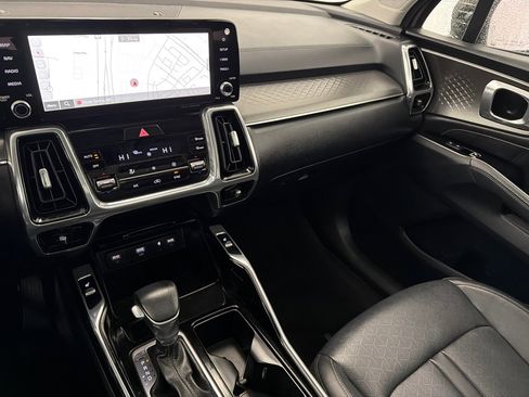 Used 2023 Kia Sorento SX image 26