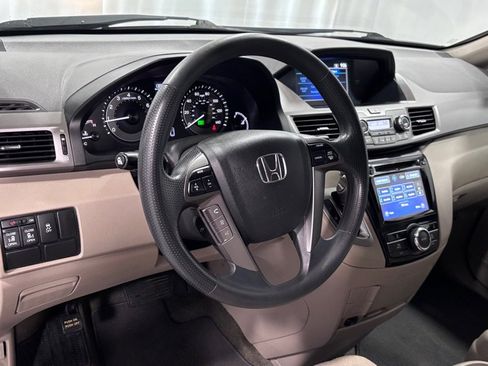 Used 2014 Honda Odyssey EX image 9