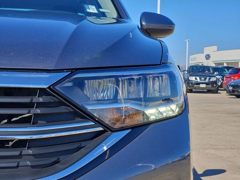 Used 2024 Volkswagen Jetta SE image 11