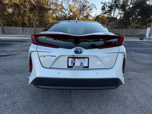 Used 2017 Toyota Prius Prime Advanced image 8