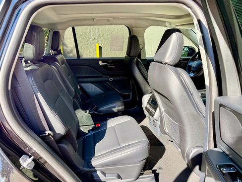 New 2025 Lincoln Aviator AWD w/ Jet Appearance Package image 20