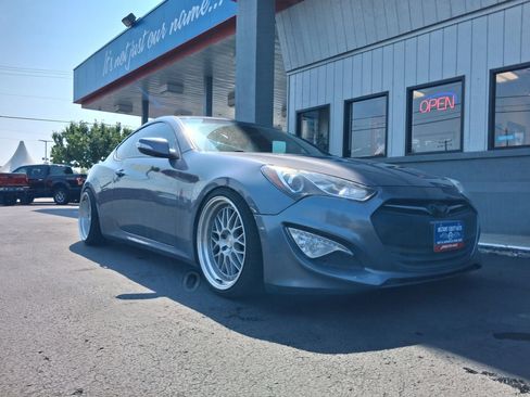 Used 2015 Hyundai Genesis 3.8 RWD image 5