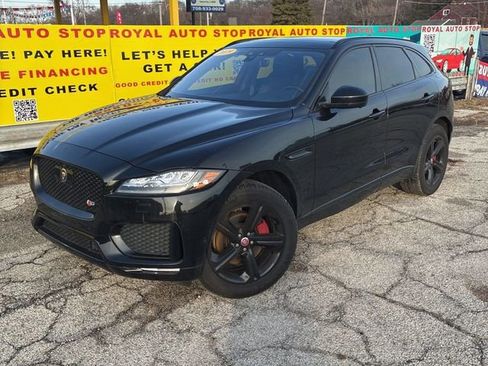 Used 2019 Jaguar F-PACE S image 2