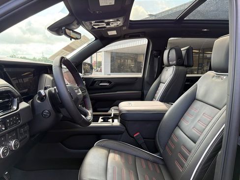 Used 2026 GMC Yukon AT4 Ultimate w/ LPO, Floor Liner Package AWD/4WD image 24