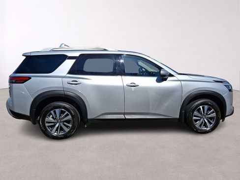 Used 2023 Nissan Pathfinder SL w/ Lighting Package (N92) image 8