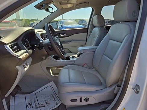 Used 2023 GMC Acadia SLT w/ Preferred Package image 10