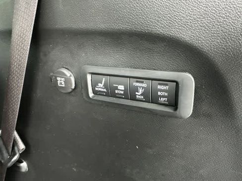 Certified 2021 Chrysler Pacifica Limited w/ Premium & Safety Sphere Group AWD/4WD image 44