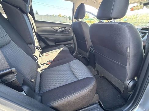 Used 2020 Nissan Rogue SV image 41