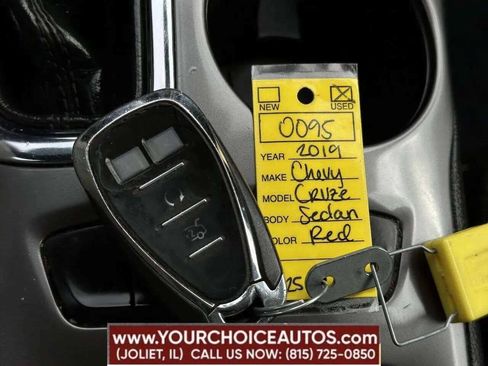 Used 2019 Chevrolet Cruze LT w/ Convenience Package FWD image 30