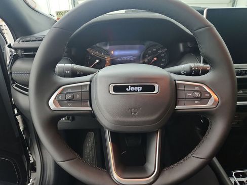 New 2026 Jeep Compass Latitude image 22