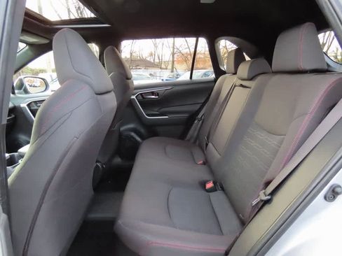 Used 2023 Toyota RAV4 SE image 14