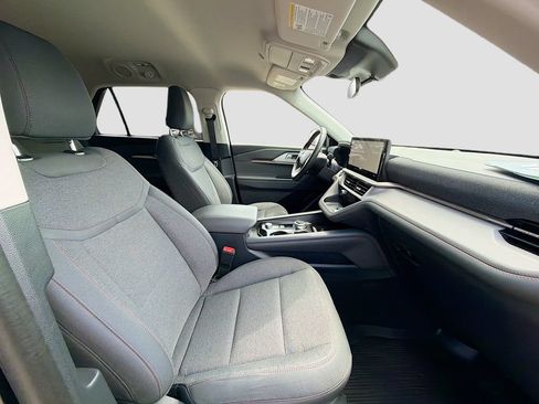 Used 2025 Ford Explorer Active AWD/4WD image 30