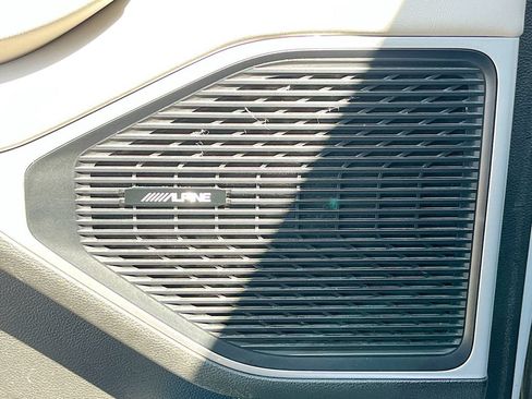 Used 2022 Jeep Wagoneer Series II AWD/4WD image 19