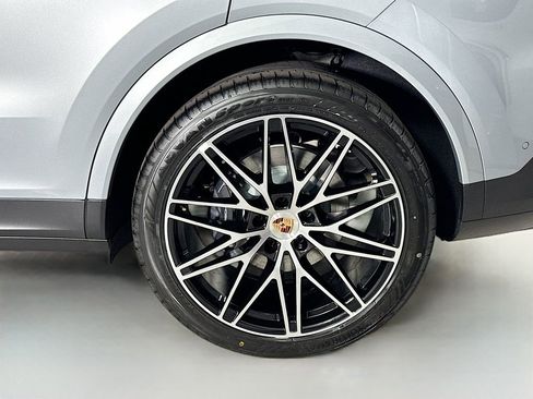 New 2026 Porsche Cayenne Coupe image 34